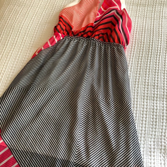 Bebe Stunner! Dare to show off your shoulders! - Picture 3 of 4